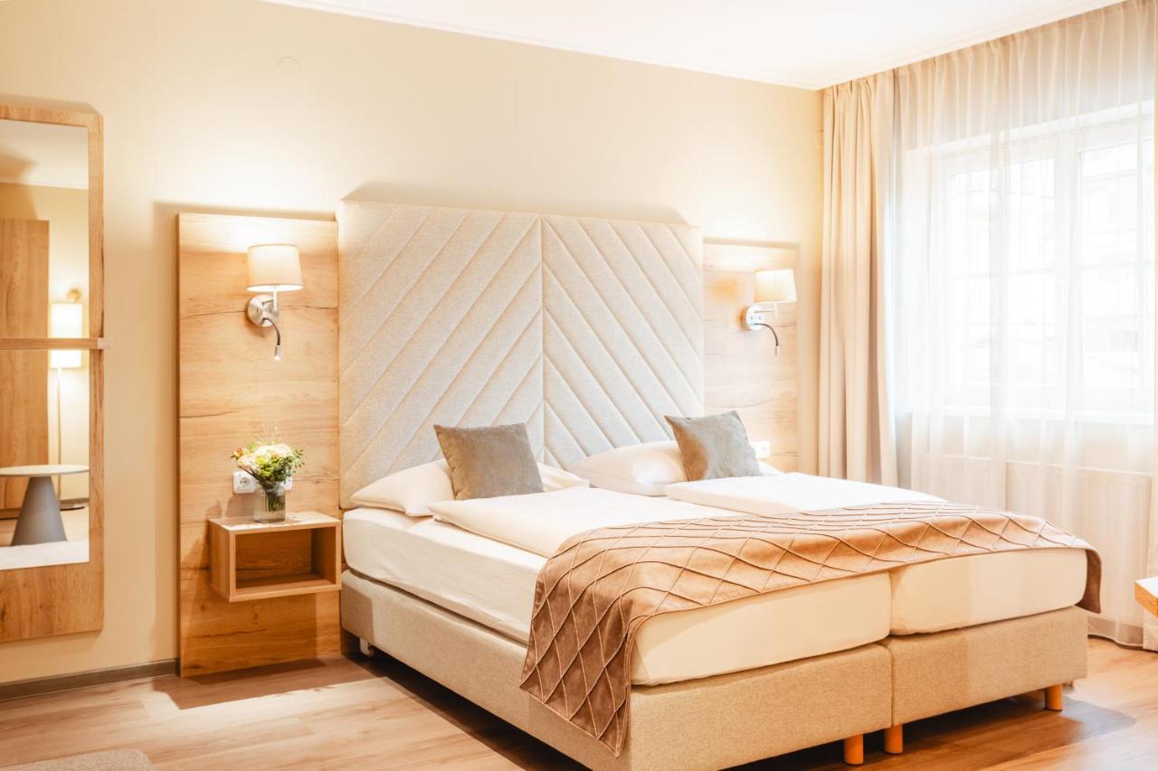 Hotel Krone Mondsee Bagian luar foto